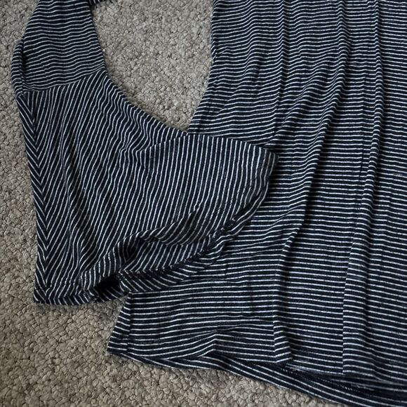 American Eagle Women’s XS Soft & Sexy Black White Stripes Long Bell Sleeve - Picture 3 of 6